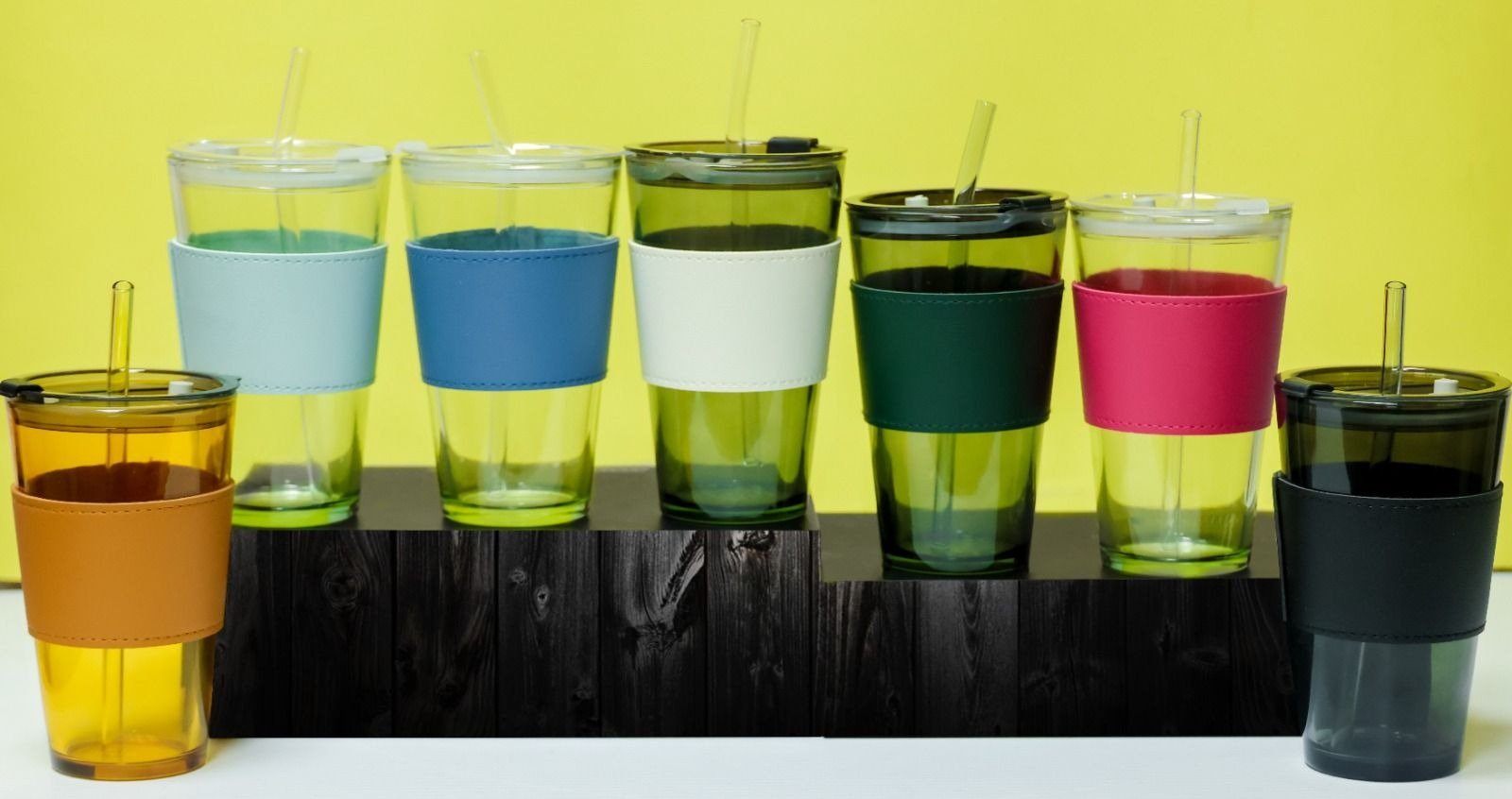 500ml clear glass cup; Lid, straw and sleeve included