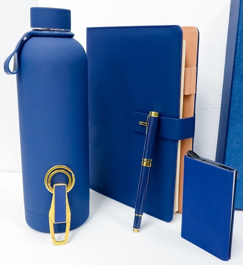 Thermal flask; Notebook; Business-card holder; Pen; Keyholder; Presentation box